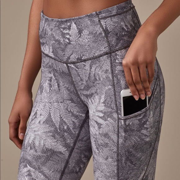 Lululemon Fast & Free Crop (19") - Kindred Spirit Alpine White Multi size 4 - Picture 15 of 16